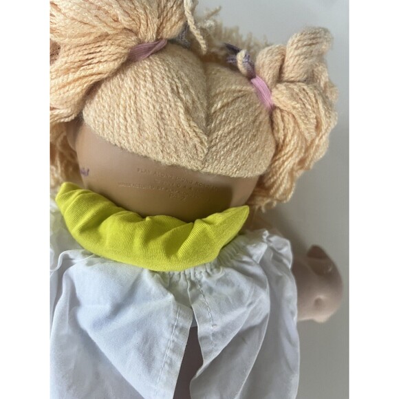 2004 CABBAGE PATCH KID Doll Blonde Yellow Yarn Hair Blue Eyes Play Along PA-2 - Picture 4 of 7